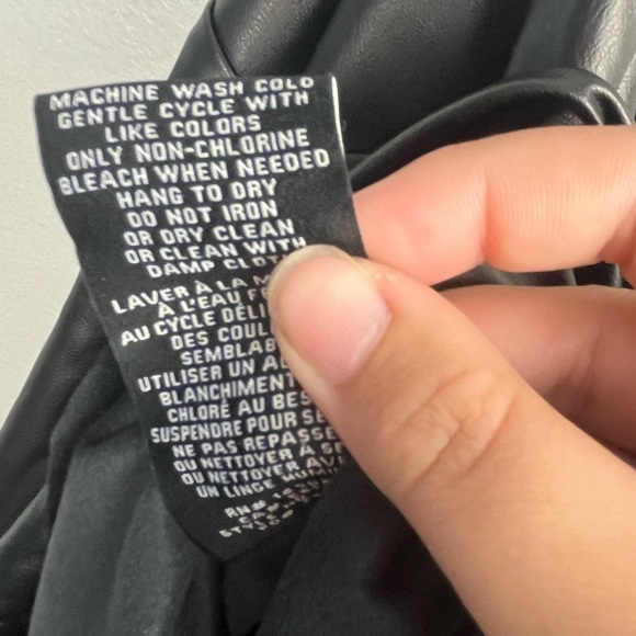 NWT 7 for All Mankind Asymmetrical Hem Faux leather Midi Skirt Black size large - Picture 7 of 8